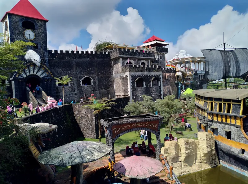 The Lost World Castle-Wisata Terbaik di Jogja