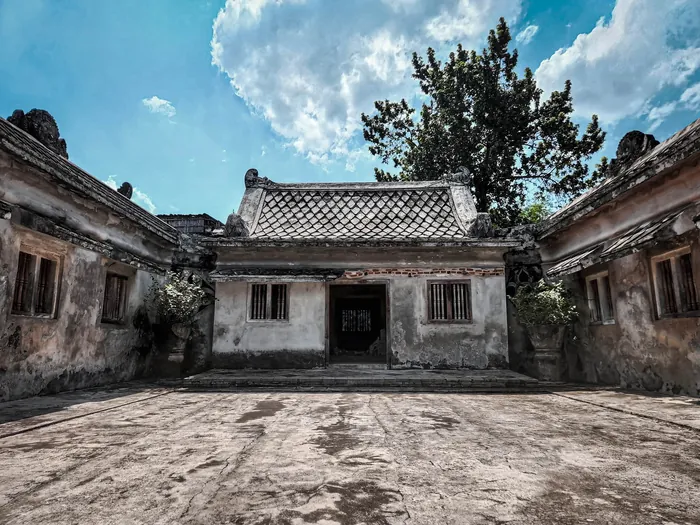 Gedung Kenongo Taman Sari